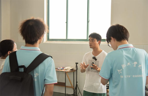 以星火之光，燃振興鄉(xiāng)村之路