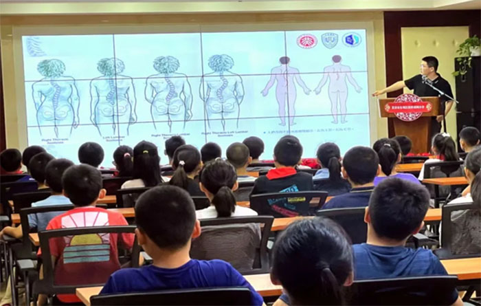 灰雀實(shí)踐團(tuán)：以身為媒，用科普打開(kāi)生命之窗