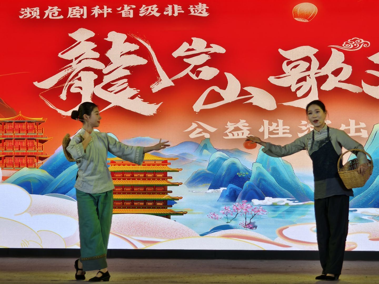 閩農(nóng)學子赴龍巖，非遺傳承正當時