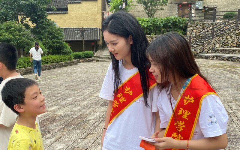 閩衛(wèi)院學(xué)子三下鄉(xiāng)：下黨義診守健康，重溫紅色記憶，筑牢信仰