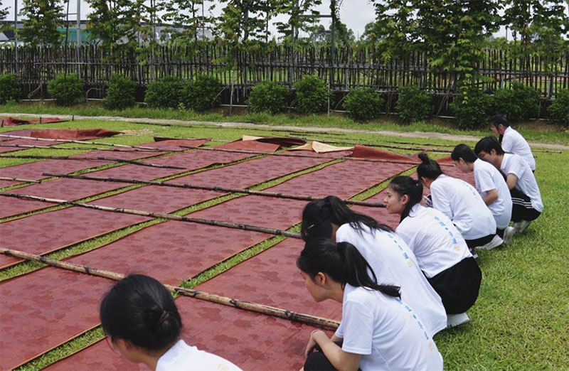 江職“香遇·非遺”實踐團尋香云紗非遺之美，助力“百千