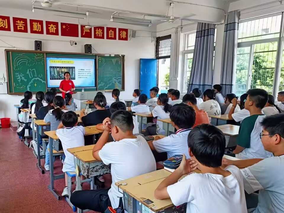唱響愛國風(fēng)，踐行愛國心