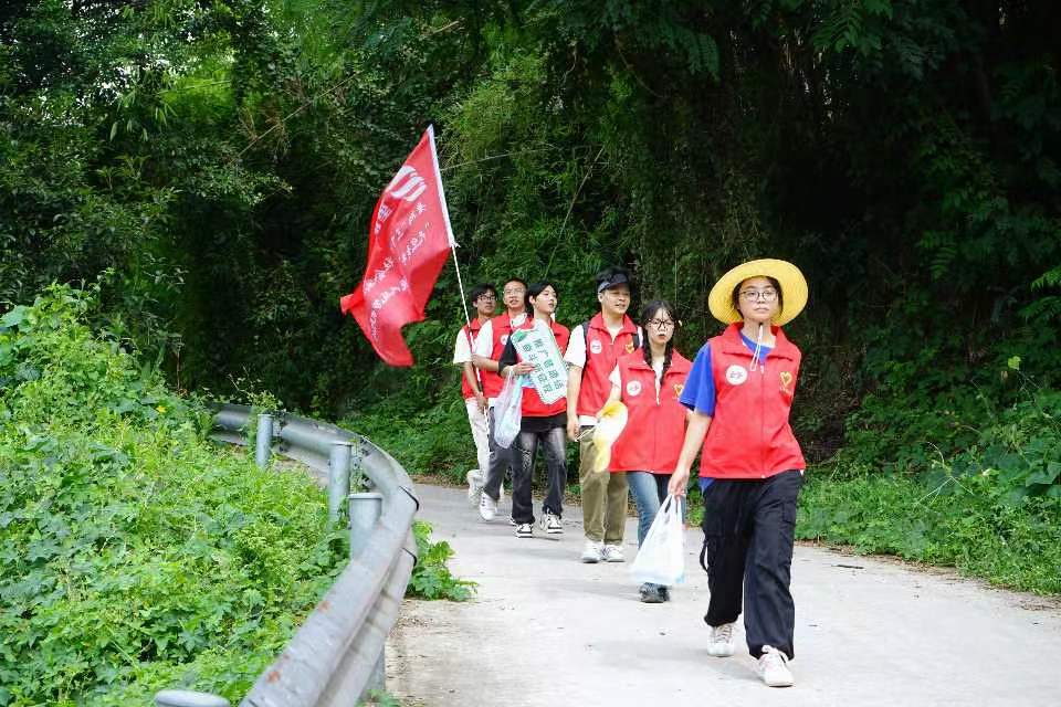 推普筑未來(lái)，繪頌譜華章——“天空青年”筑夢(mèng)實(shí)踐團(tuán)推普助力鄉(xiāng)村振興