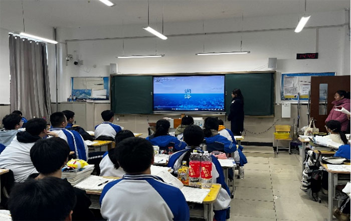 河海大學(xué)筑夢冰城宣講隊(duì)赴哈爾濱市呼蘭一中開展返校宣