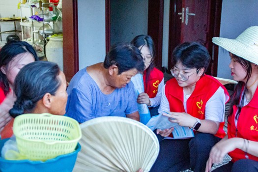 民法典下鄉(xiāng)，法治入民心