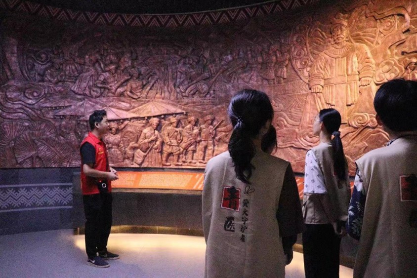 佛山科學(xué)技術(shù)學(xué)院學(xué)子三下鄉(xiāng)：探尋瑤鄉(xiāng)文化，感悟民族團(tuán)結(jié)