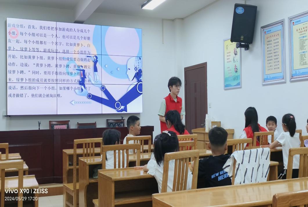 炎炎夏日，溫情涌動：南京師范大學泰州學院“紅心研墨”志