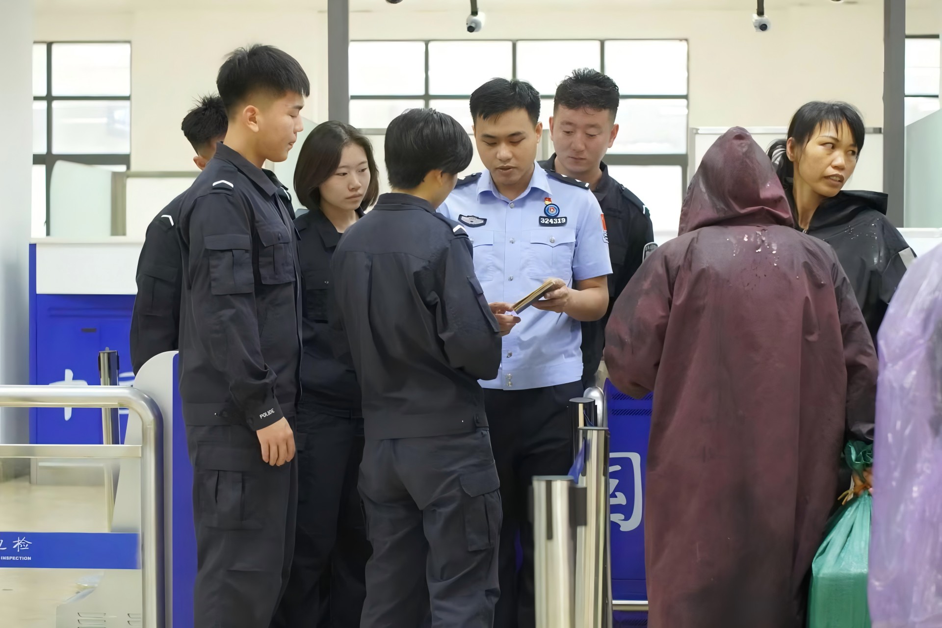 追尋紅跡涉邊境，口岸研學(xué)鑄警魂