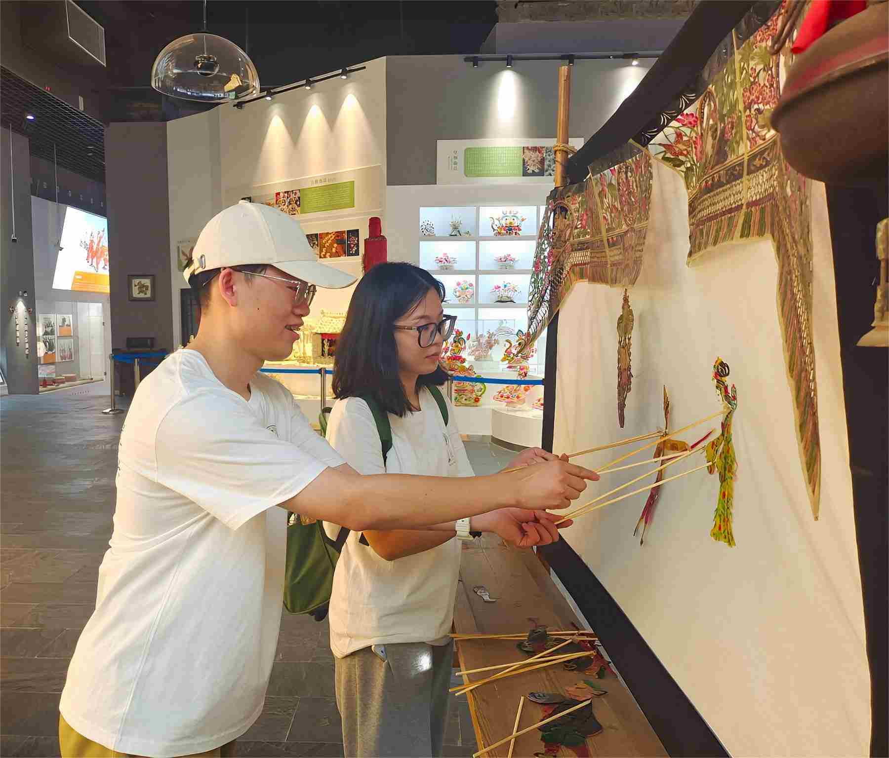 尋皮影千年手藝，賡民族歷史文脈