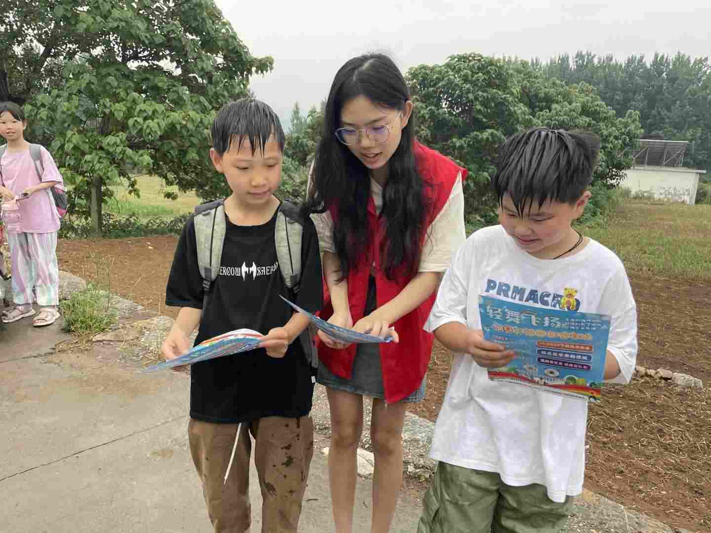暑期三下鄉(xiāng)：走進(jìn)校園生活，宣揚(yáng)紅色文化