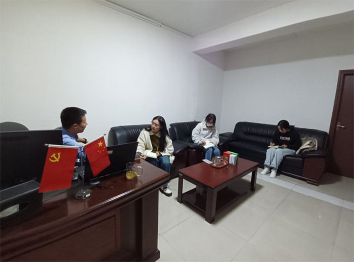 貴州大學(xué)法學(xué)院“法韻青衿”實(shí)踐隊(duì)開(kāi)展“拒做電詐‘工