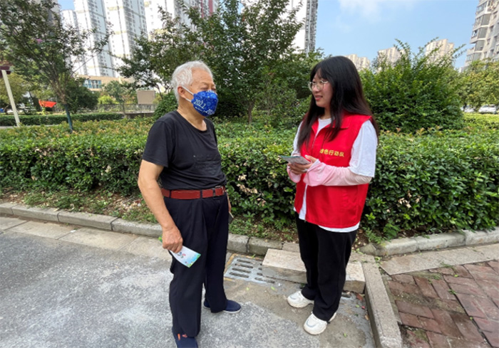 徐工學(xué)子暑期社會實踐：垃圾分類，青春助力