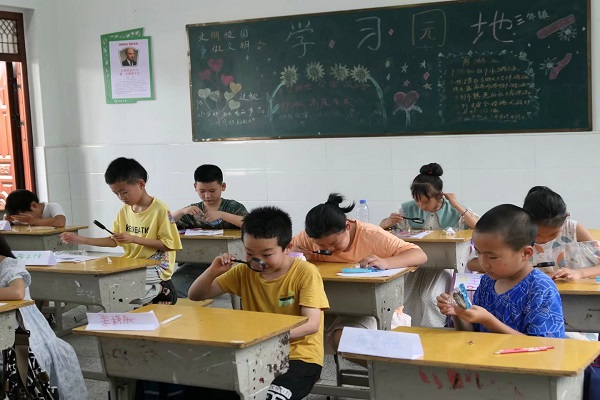 科學(xué)無處不在，蝸牛的秘密知多少，重陽啟明星志愿服務(wù)隊帶你探索