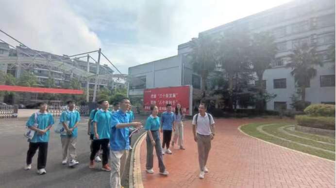 蘭理工學子三下鄉(xiāng)：共赴航天一線，探索科技強國路
