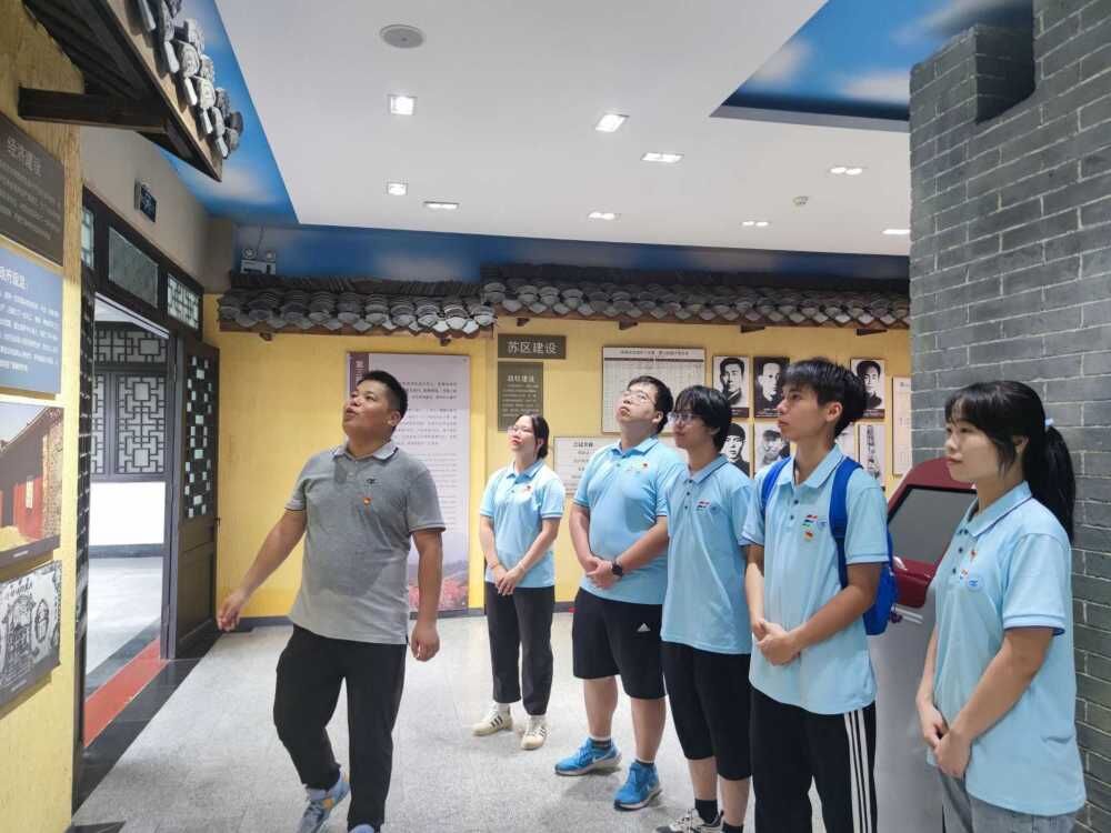 史策丹心六安魂，剛毅不屈獨(dú)山心