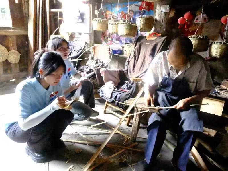重慶外語外事學院學子“三下鄉(xiāng)”：舌尖上古韻：尋豐盛古鎮(zhèn)名小吃