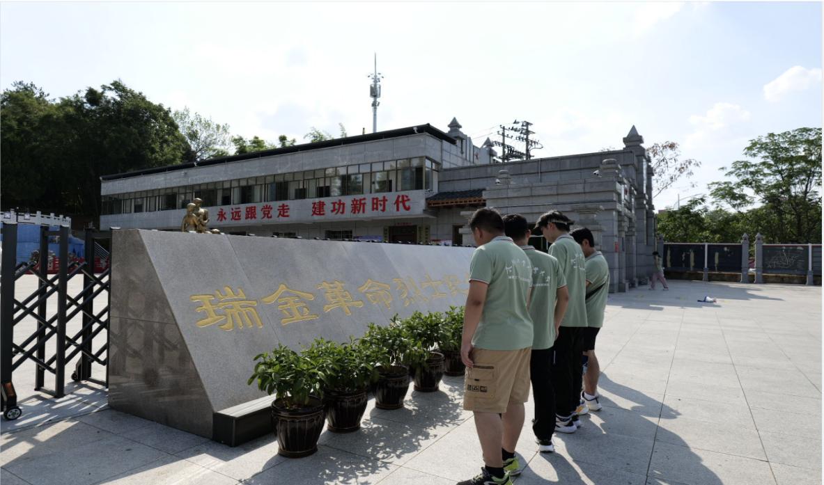 傳承紅色基因，書(shū)寫(xiě)華彩青春——合肥工業(yè)大學(xué)宣城校區(qū)暑