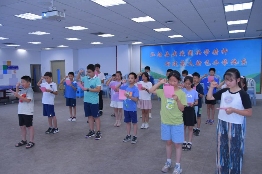 遨游數(shù)理蘇頌伴，點(diǎn)燃夏日展英才 3