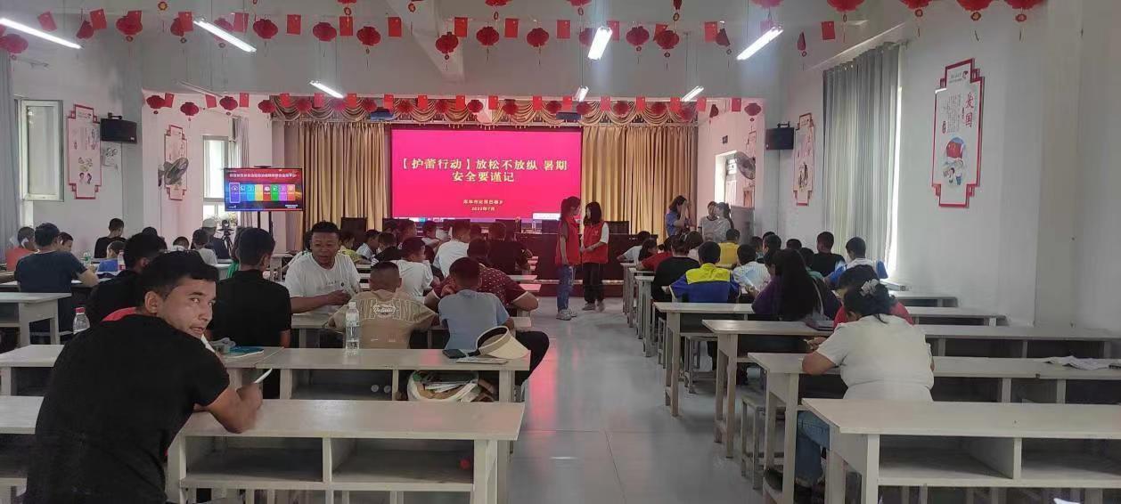 胡楊學(xué)子三下鄉(xiāng)|關(guān)愛(ài)未成年 守護(hù)祖國(guó)的未來(lái)