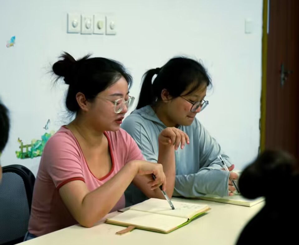 移通學(xué)子三下鄉(xiāng)：筆墨鄉(xiāng)村染，志愿服務(wù)行