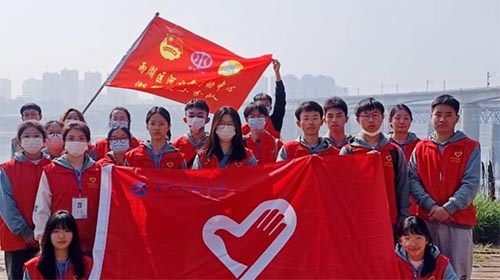 雷鋒精神遍天下，志愿暖流漾人心