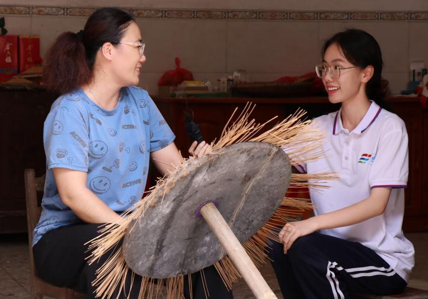 學藝花竹帽，織夢民族情