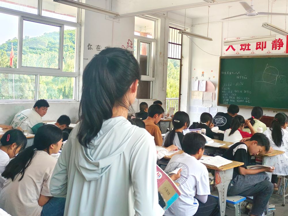 青春支教夢(mèng)，讓愛心傳遞